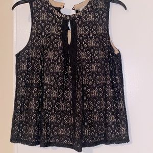 ADORABLE sleeveless blouse